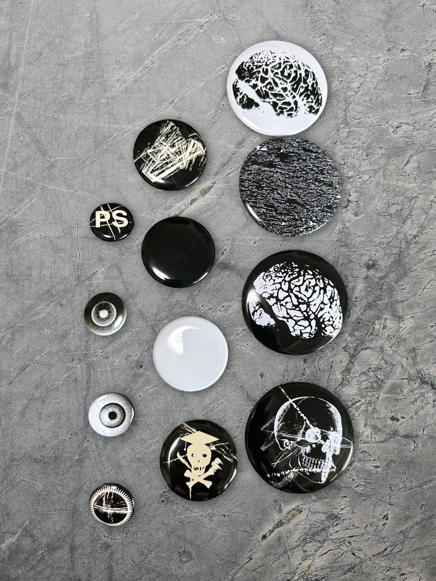 Undercover 2002 Smart Magazine Pin Set