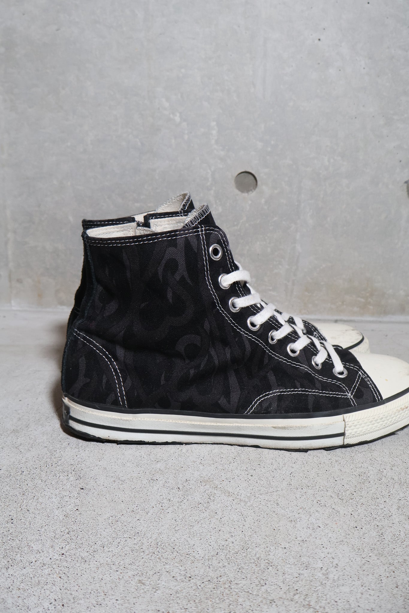 Number (N)ine AW04 Black Tribal Converse